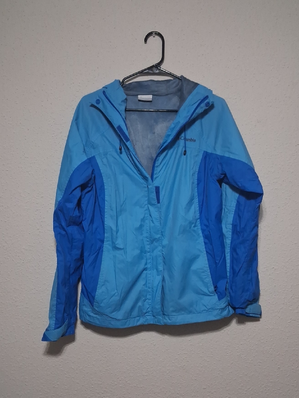 Columbia Men's Light and Royal Blue Hooded Windbreaker Jacket